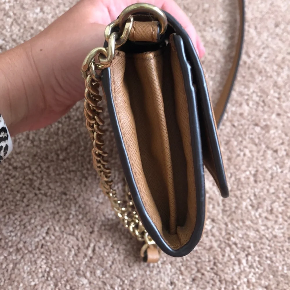 Leather Crossbody Wallet in Tan with Chain Strap Reposhing
